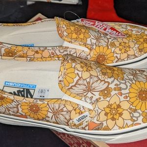 BNIB Slip on Vans men's size 10
